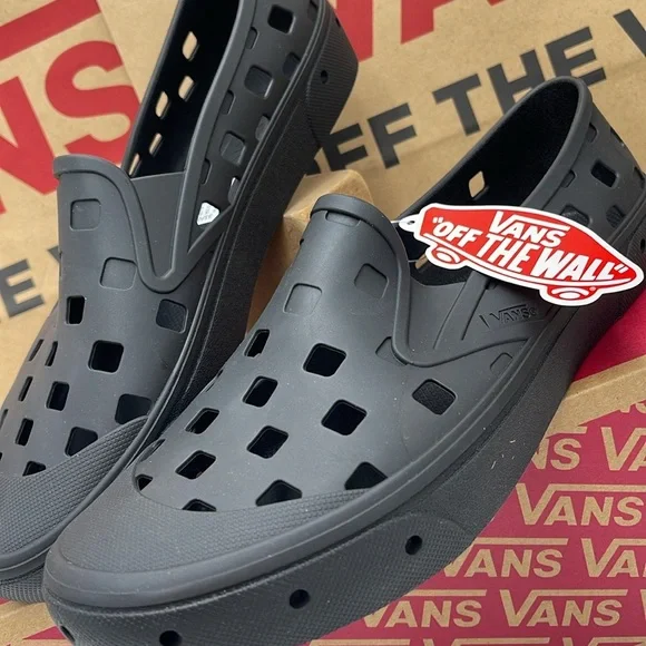 Vans Women’s Slip-On Trk Black
VN0A5HF8BLK
Sneakerss Crocs - Picture 3 of 16